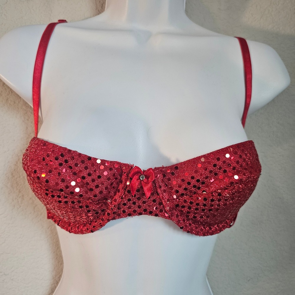 VNTG Frederick's of Hollywood 36b red sequin bra vampire romantic‎ sexy goth